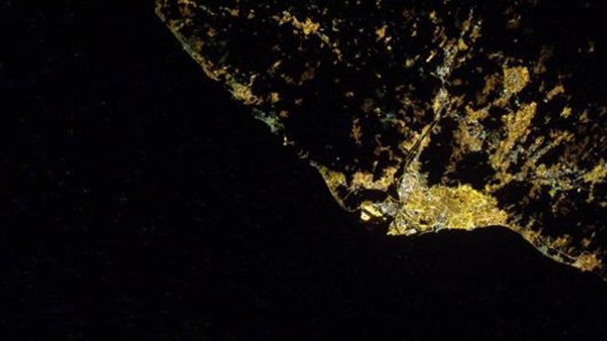 La ciudad de Barcelona y los municipios próximos, observados desde la Estación Espacial Internacional (ISS)