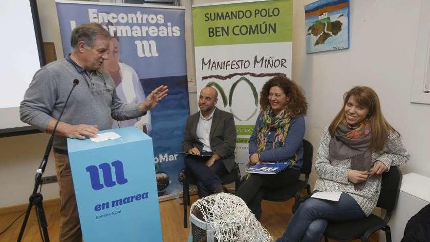 Antonio Araúxo, Luís Villares, Ana Seijas e Iris Malvido, durante el acto de unión de ayer. // Ricardo Grobas