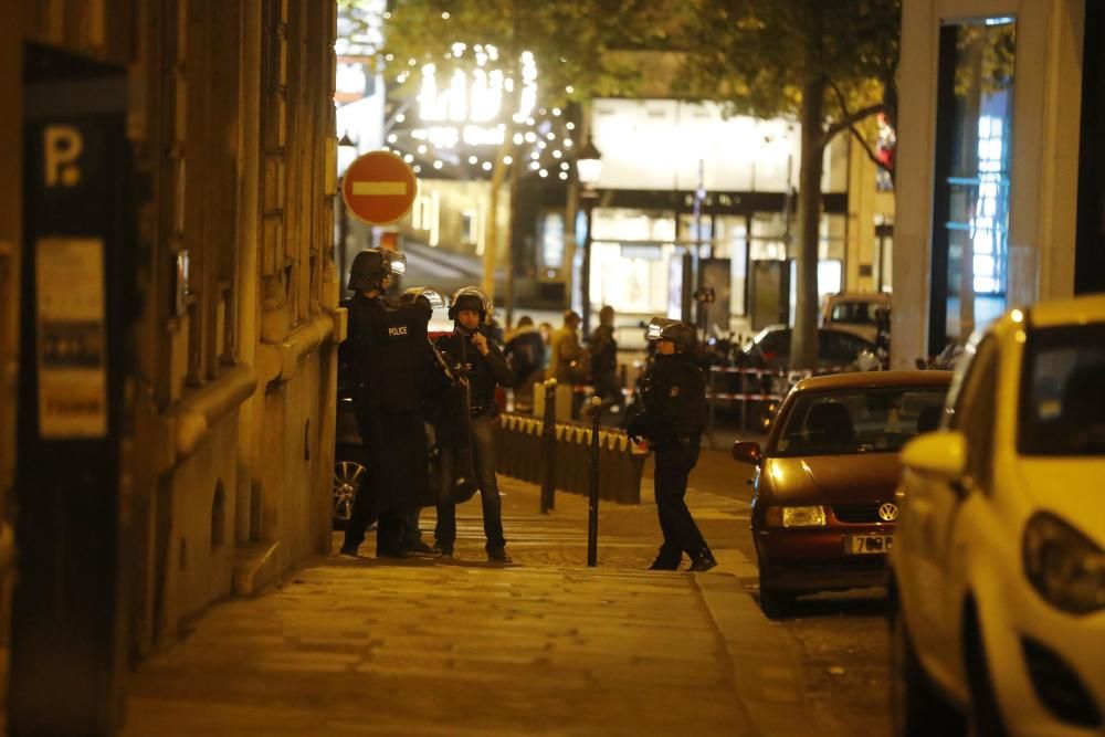 Atentado terrorista en los Campos Elíseos de París.