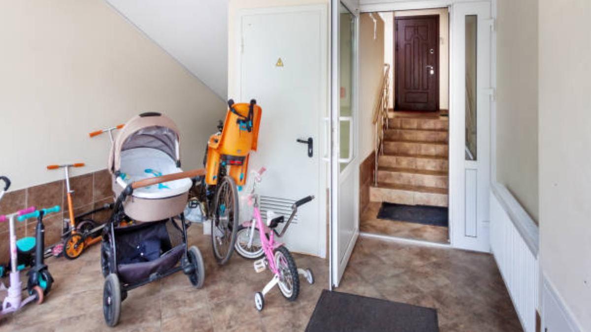 los padres y madres canarios no pueden dejar el carrito del bebé donde quieran