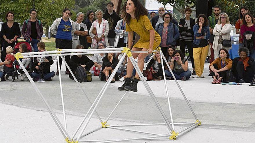 La danza se echa a las calles con Quincegotas