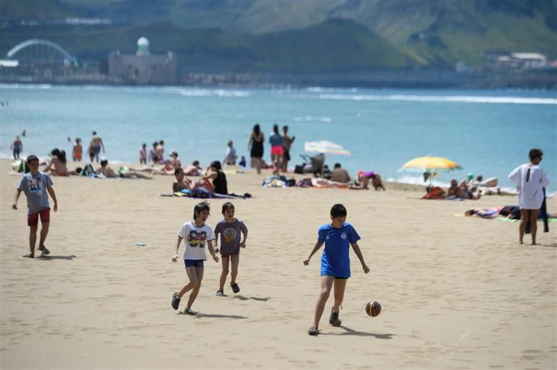 Playa de Las Canteras en Semana Santa