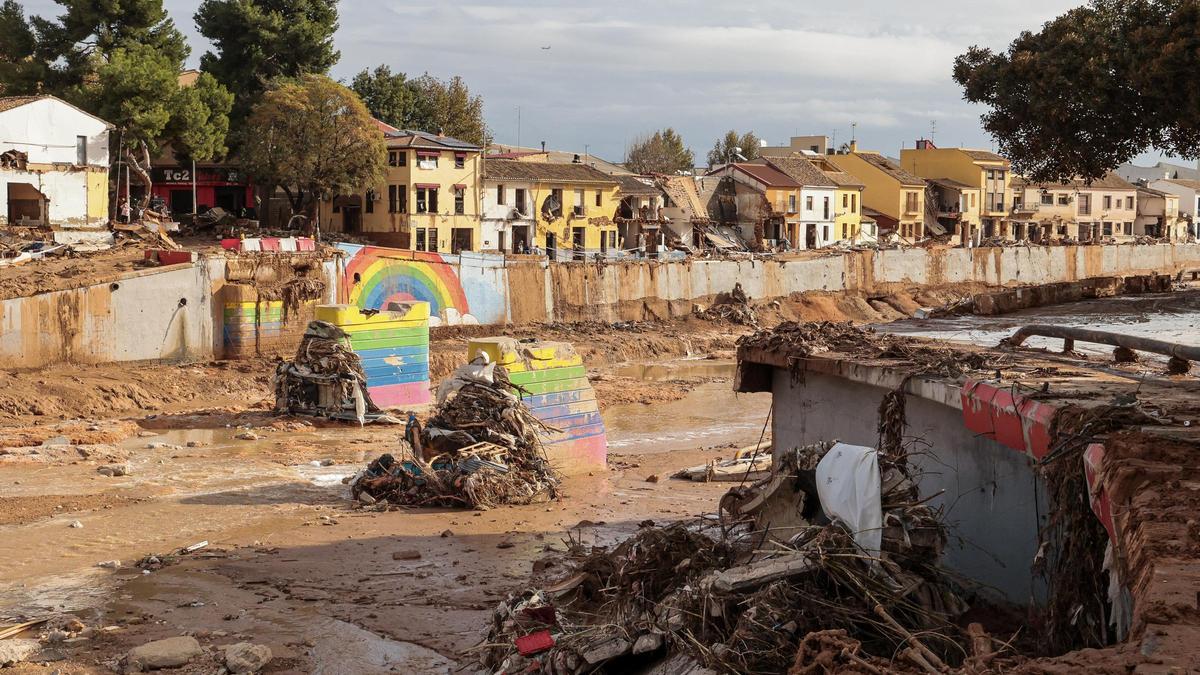Imagen de la devastación provocada por la dana en Picanya, donde desapareció uno de los puentes.