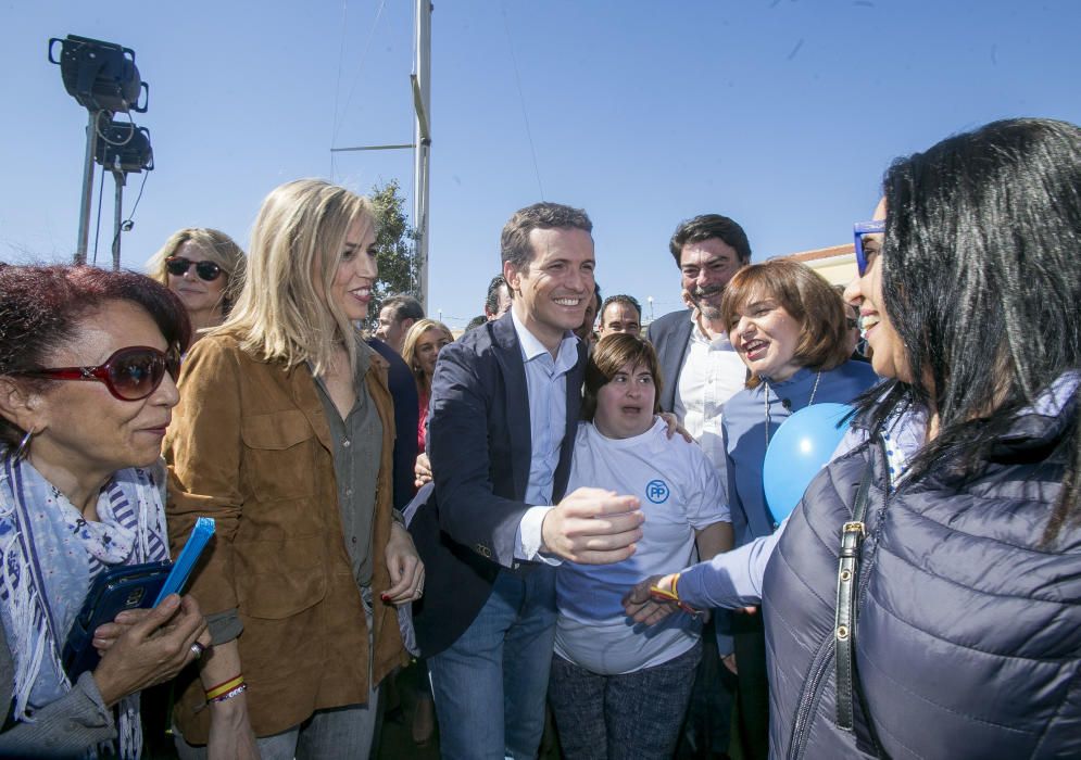 Casado propone en Alicante que todas las oposiciones se desarrollen en castellano.