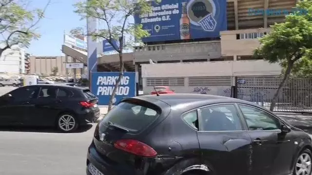 El cierre nocturno del parking del Rico Pérez desconcierta a los vecinos que lo usan
