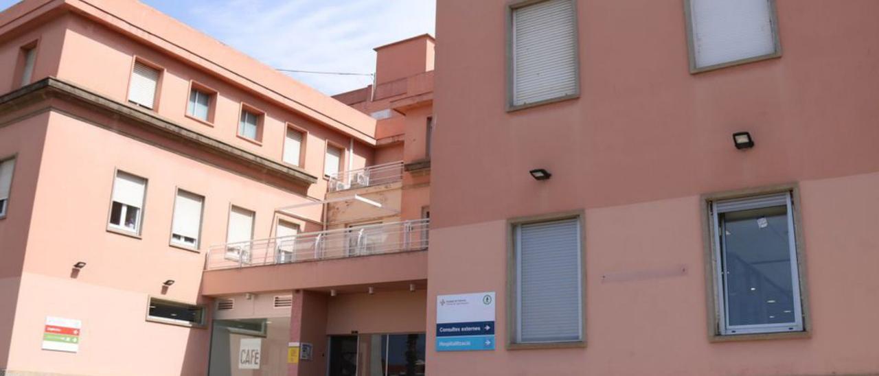 La façana de l’hospital de Palamós, en una imatge d’arxiu. | SSIBE