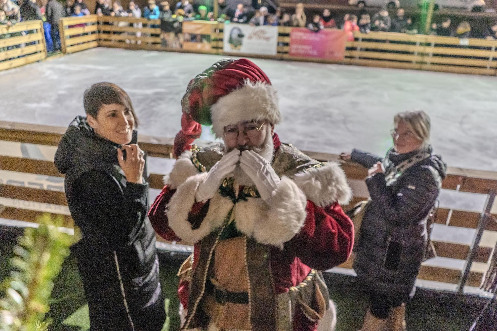 Sant Fruitós obre la pista de gel i el Mercat de Nadal