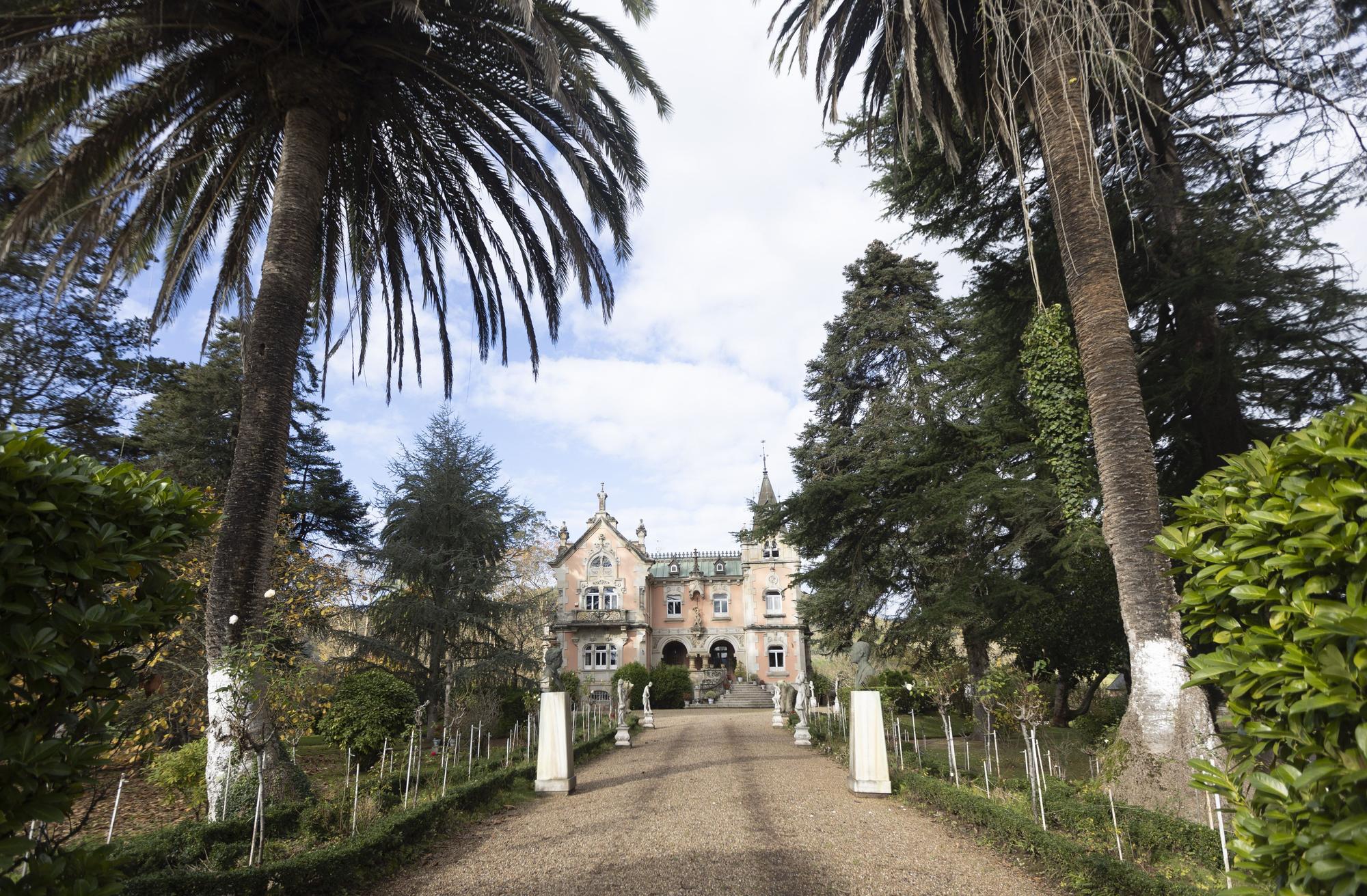 ¿Casa encantada o palacete de ensueño?: Les Baragañes, así es la gran mansión de Villaviciosa