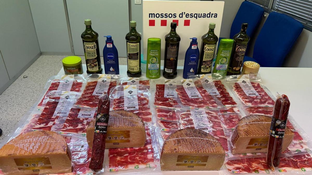 Els productes que s'havien sostret en tres supermercats diferents