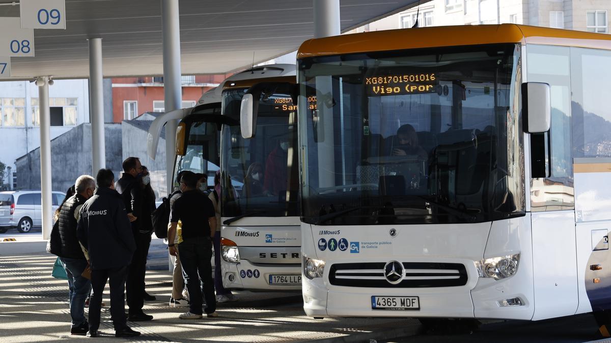 Autobuses en la estación de Vigo.