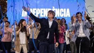 Carles Puigdemont, en Elna (Francia), en el acto de cierre de campaña de Junts.