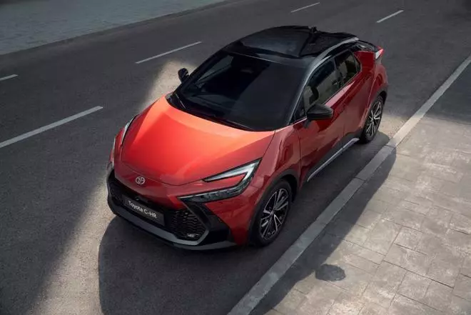 Toyota baja los precios del Corolla y del C-HR con motor híbrido para mantener su liderazgo