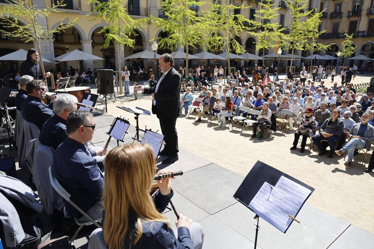 Les imatges del concert de Setmana Santa amb la cobla La Flama de Farners