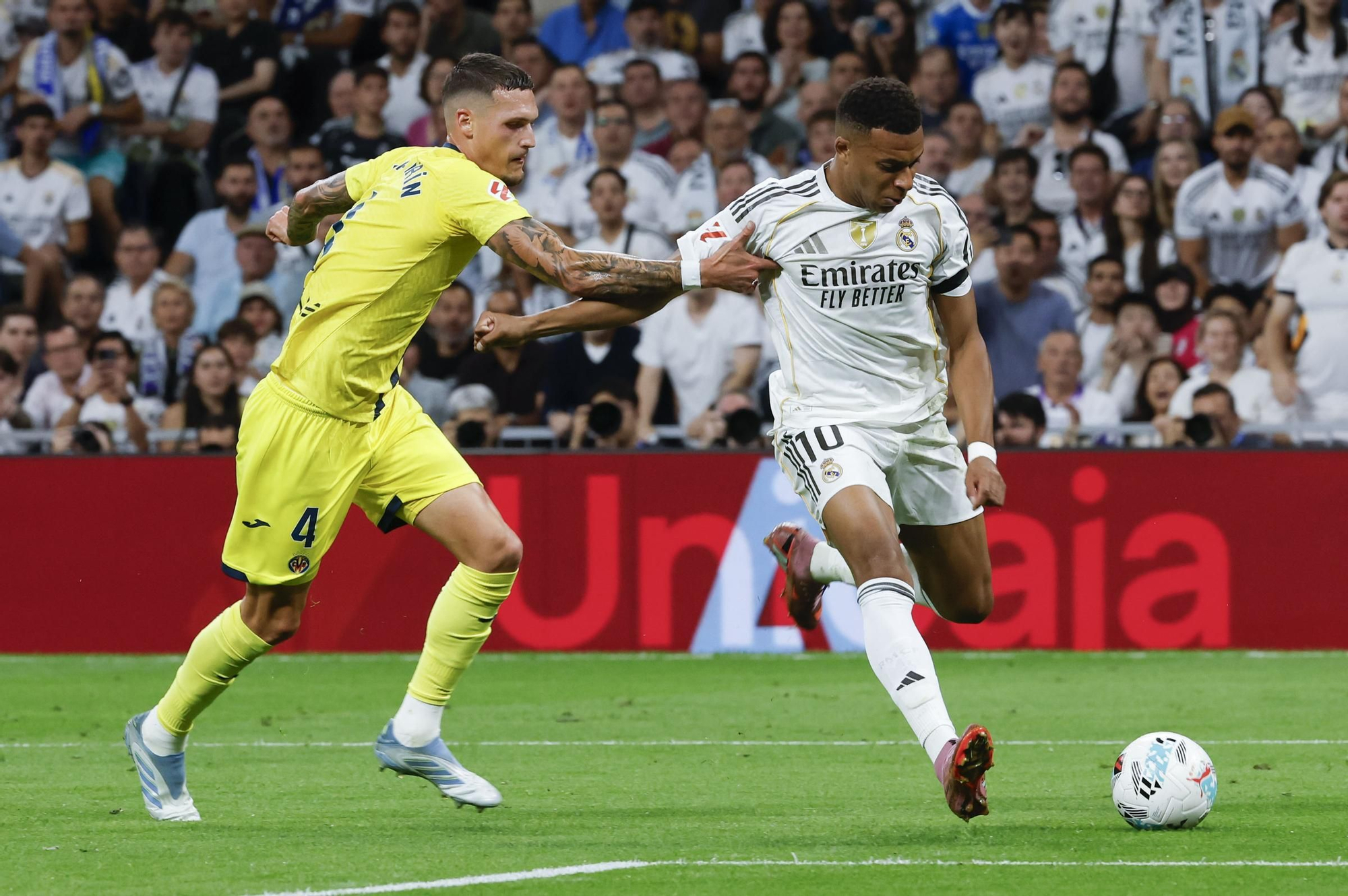 Courtois mantiene el empate al descanso (0-0)