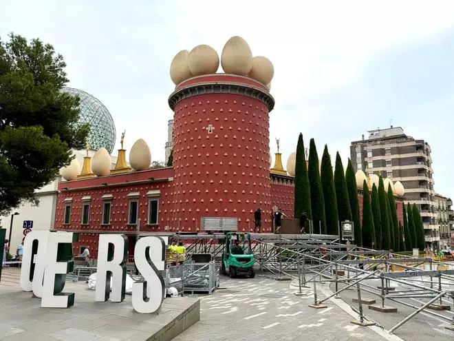 Galeria | Figueres es prepara per viure La Vuelta