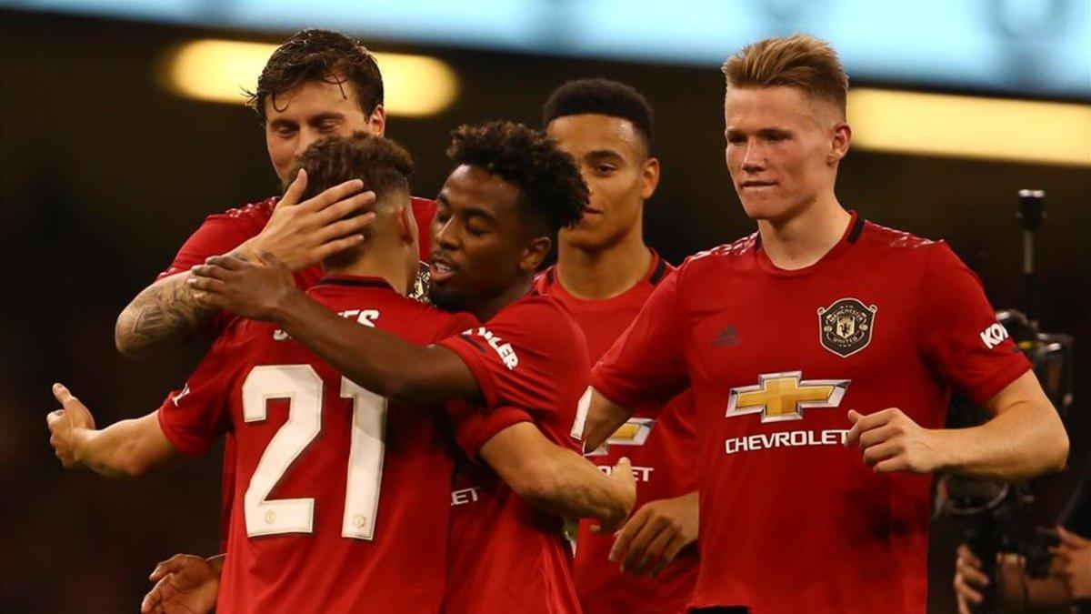 El Manchester United celebra su victoria en los penaltis