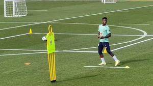 ¡Vinicius, en Barcelona! El brasileño se encuentra en la Ciudad Deportiva Dani Jarque....