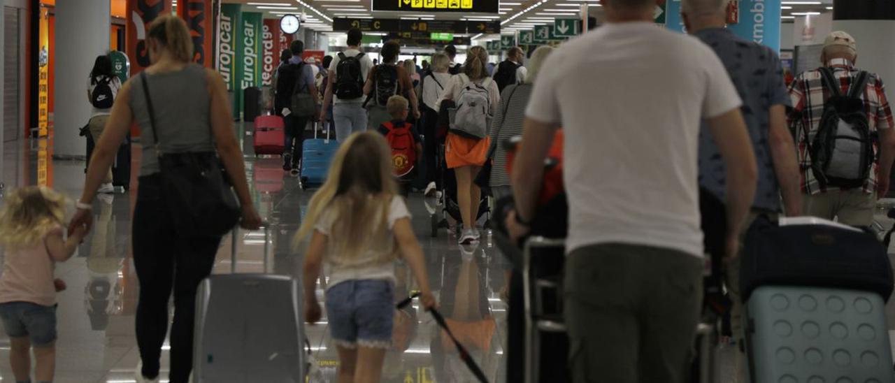 Der Tourismus brummt, am Flughafen von Palma de Mallorca ist wieder so viel los wie vor Corona - oder noch mehr