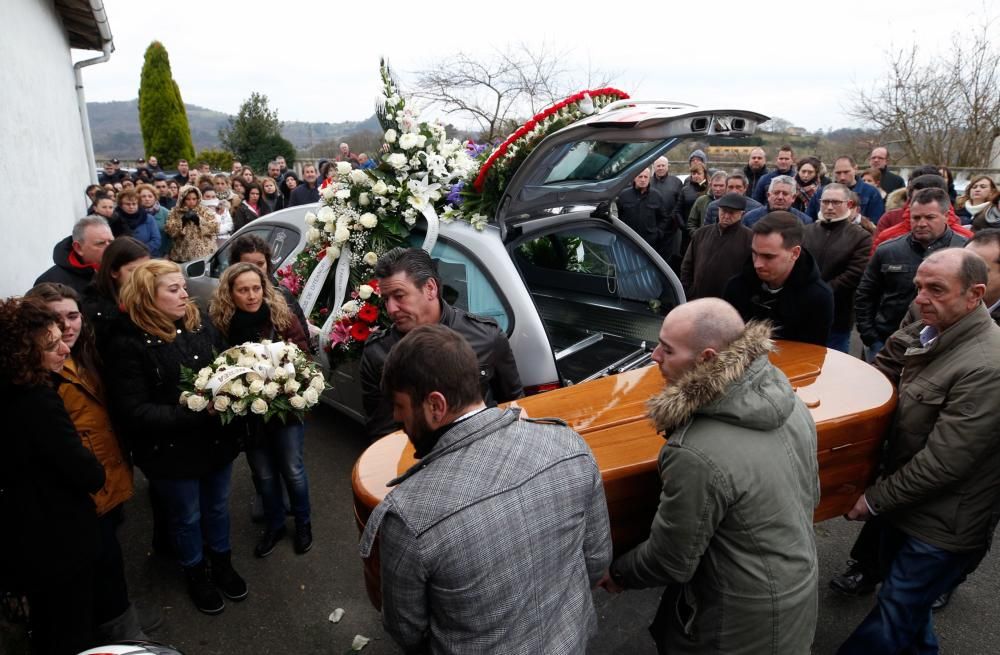 Funeral multitudinario de Rubén Fonseca, el fallecido en el incendio de El Berrón