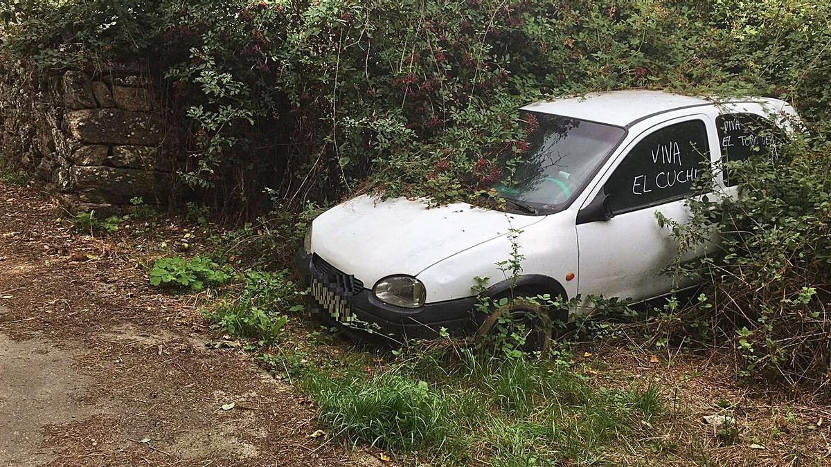 Un coche precintado en 2018 permanece varado en Anta