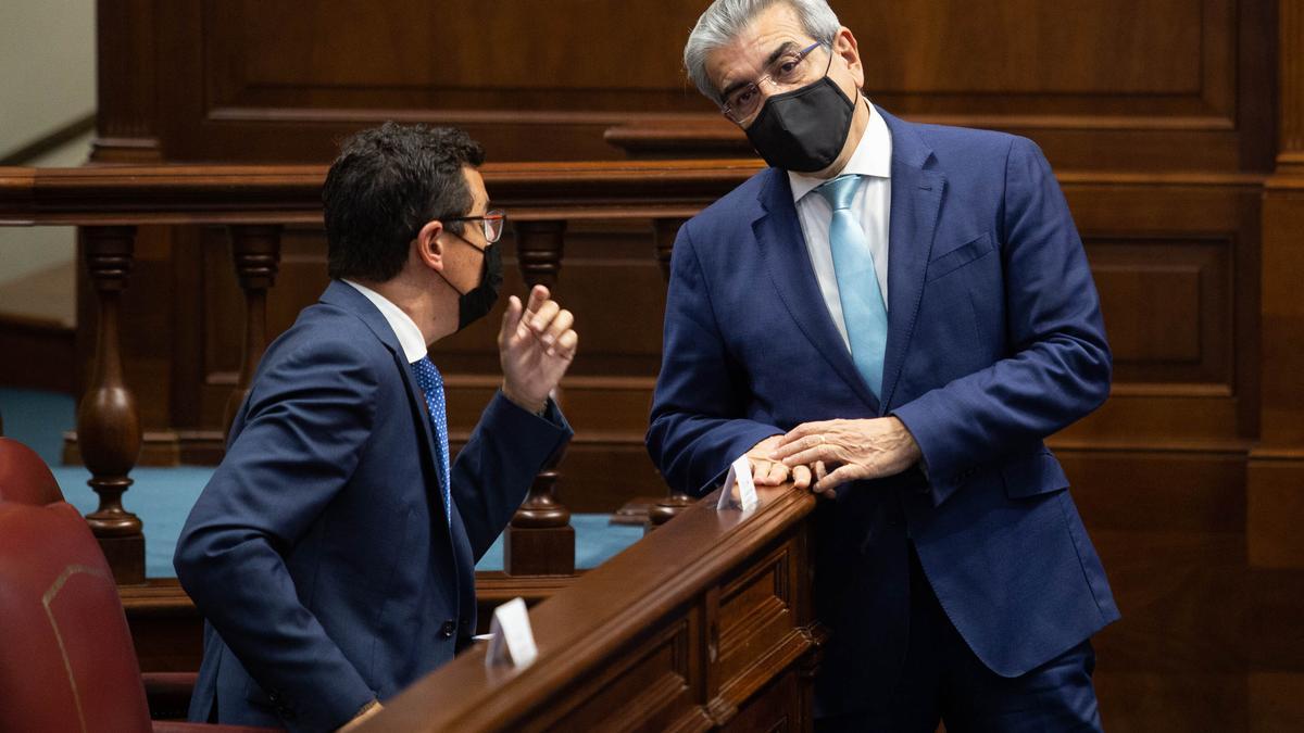 Pleno del Parlamento de Canarias