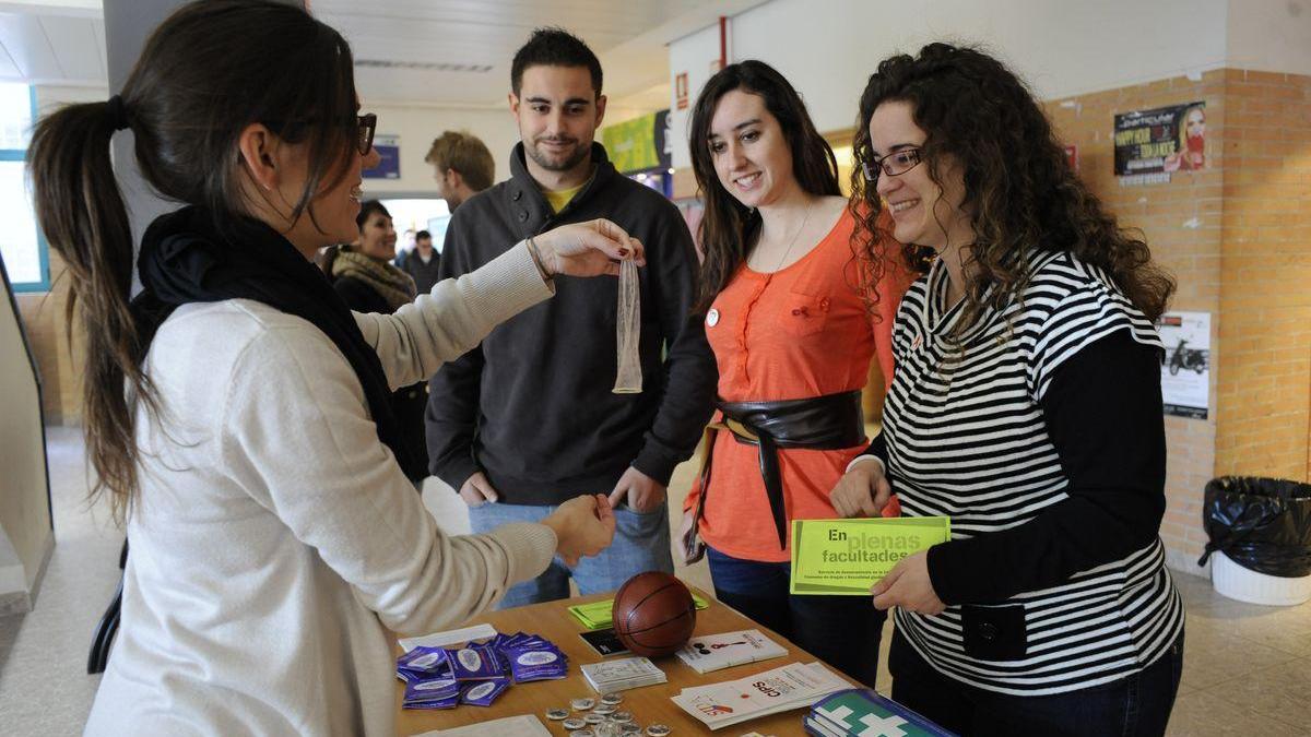 La UJI advierte de la baja percepción del riesgo de VIH entre los estudiantes