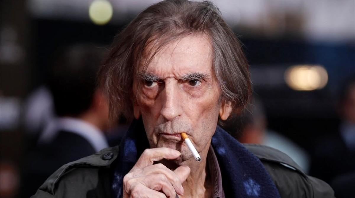 zentauroepp40128314 file photo actor harry dean stanton smokes a cigarette as h170916094750 zentauroepp40128314 file photo actor harry dean stanton smokes a cigarette as h170916094750