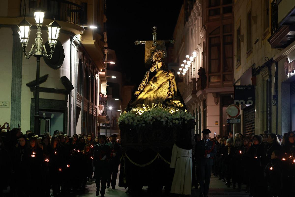 GALERÍA | Las imágenes de los momentos más emotivos de la procesión de Nuestra Madre de las Angustias este Viernes Santo en Zamora