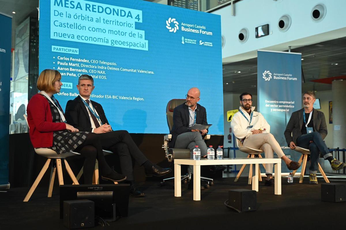 Paula Martí, Ignacio Moreno, Orfeo Balboa, Aaron Bernardis y Juan Peña.