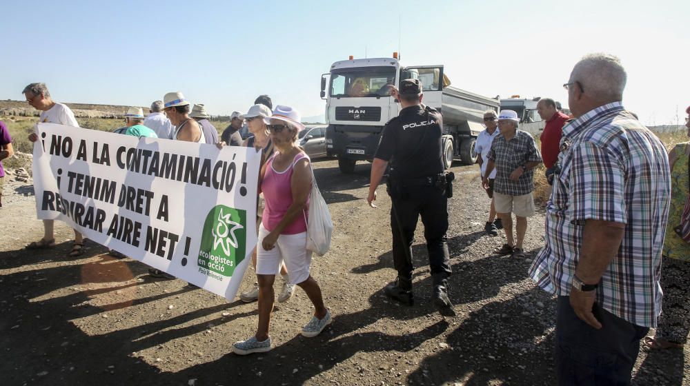 Tensión en la protesta contra una planta de residuos en Fontcalent