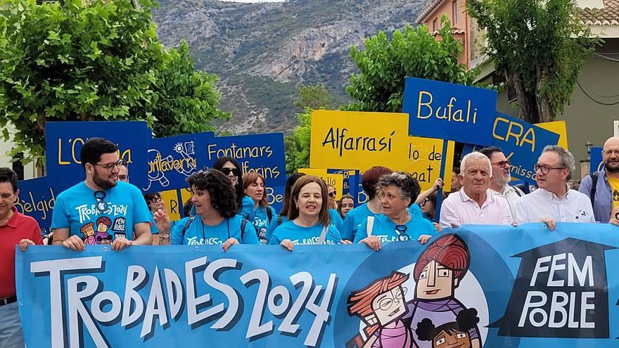 Escola Valenciana cierra Les Trobades en Otos y reivindica la educación pública de calidad