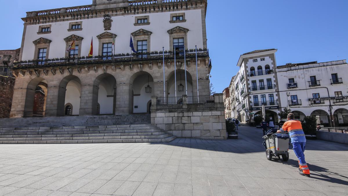 Fachada principal del ayuntamiento.