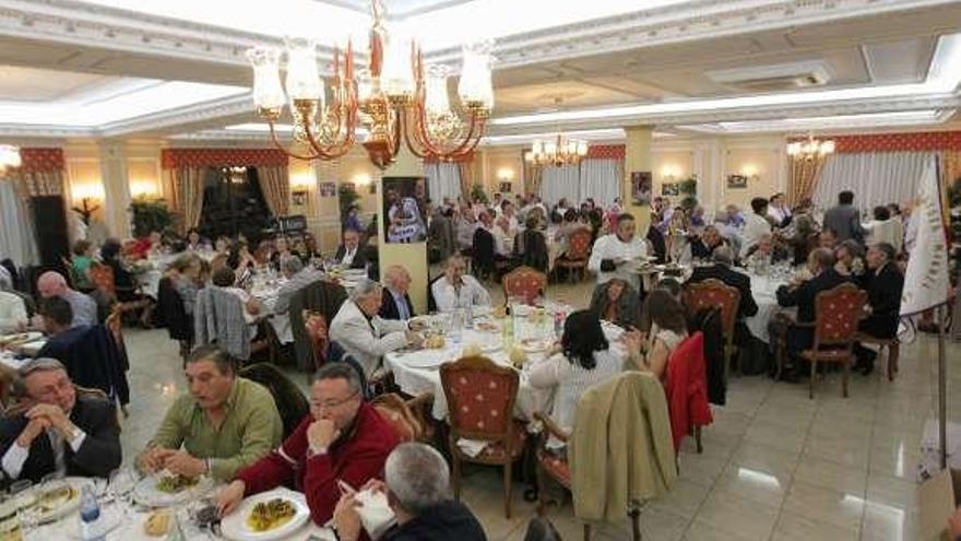 Una vista de los asistentes a la cena de la peña madridista.