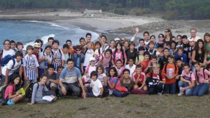 80 alumnos del Fogar de Santa Margarida visitan Costa da Morte