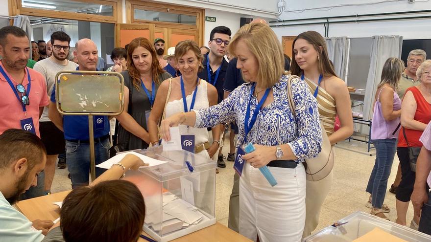 Isabel Prieto aspira a una alta participación y anima a la gente a &quot;ejercer nuestro derecho democrático&quot;