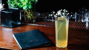 El cóctel de Mr. Porter inspirado en Acuario.