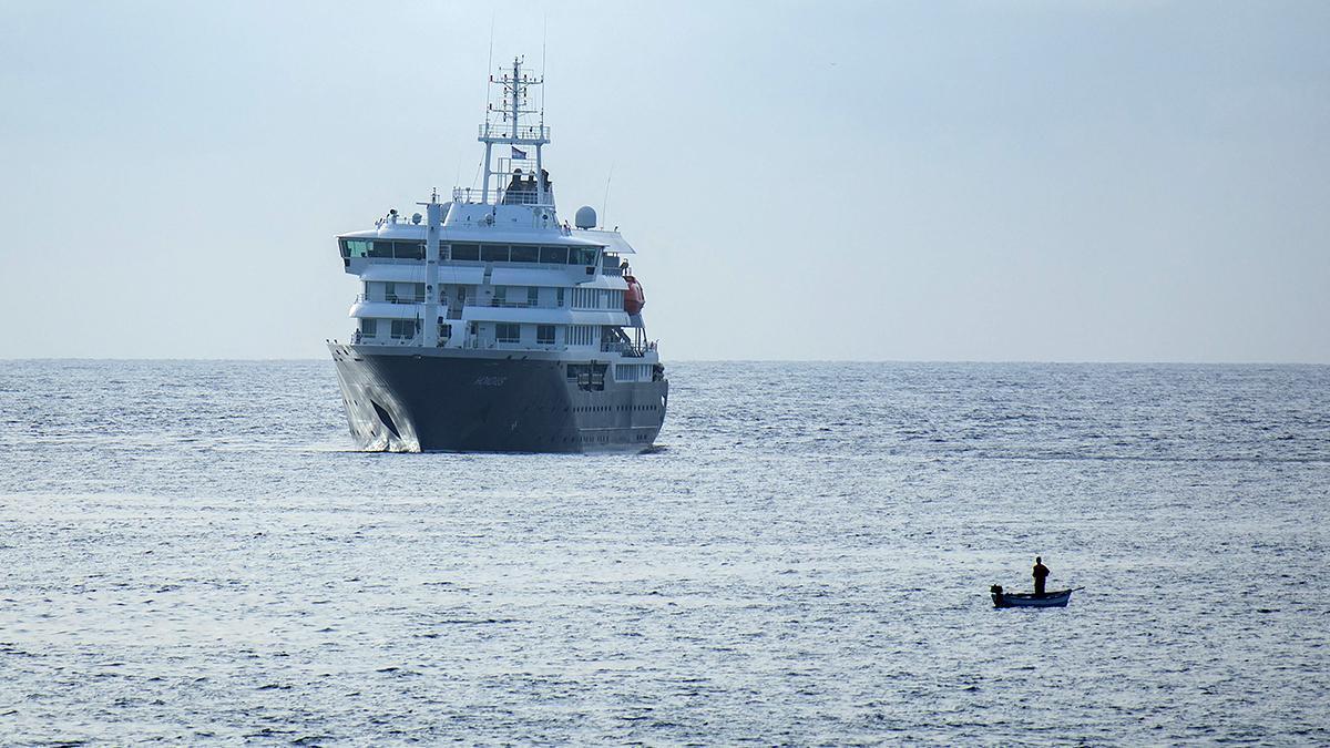 Crucero MV Hondius en el mar