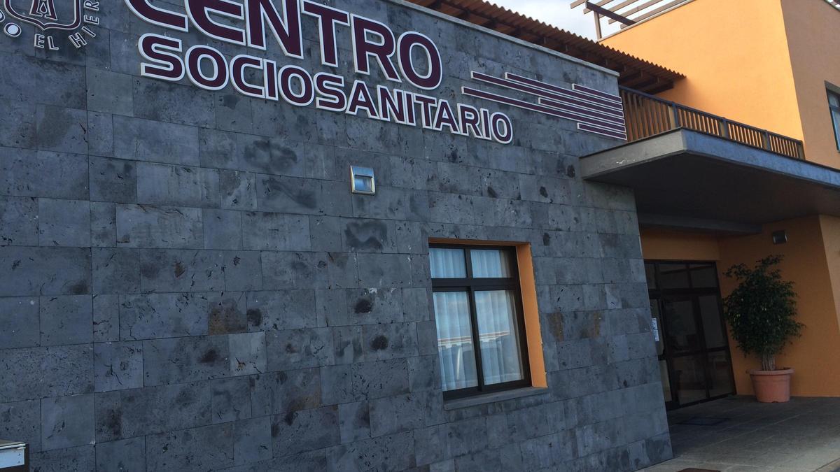 El Cabildo de El Hierro intensifica las medidas de prevención tras el brote en la residencia de Echedo