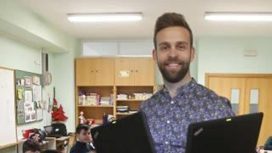 Vicent Gadea en una de sus clases en La Devesa School de Carlet.