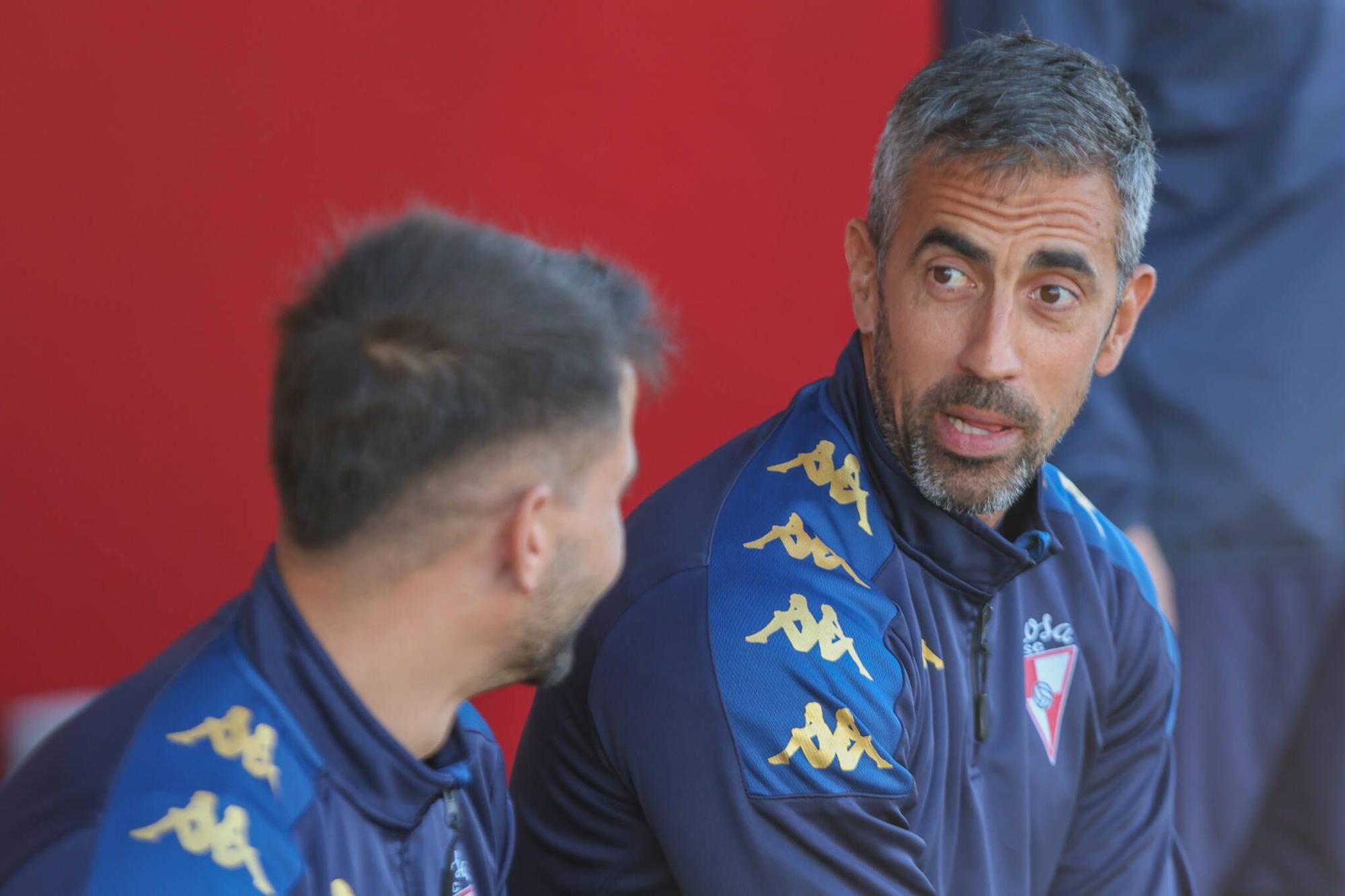 Las imágenes de la contundente victoria del Arosa al Barbadás (3-0)