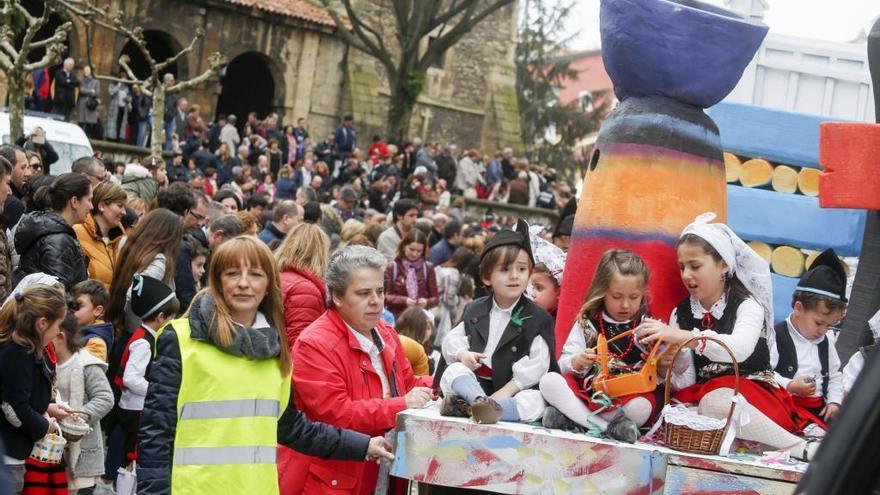 Revive el Desfile de Carrozas de las Fiestas del Bollo