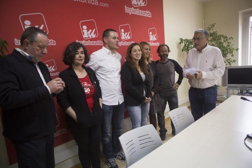 Rueda de prensa de Manolo Orviz en la sede de IU de Oviedo