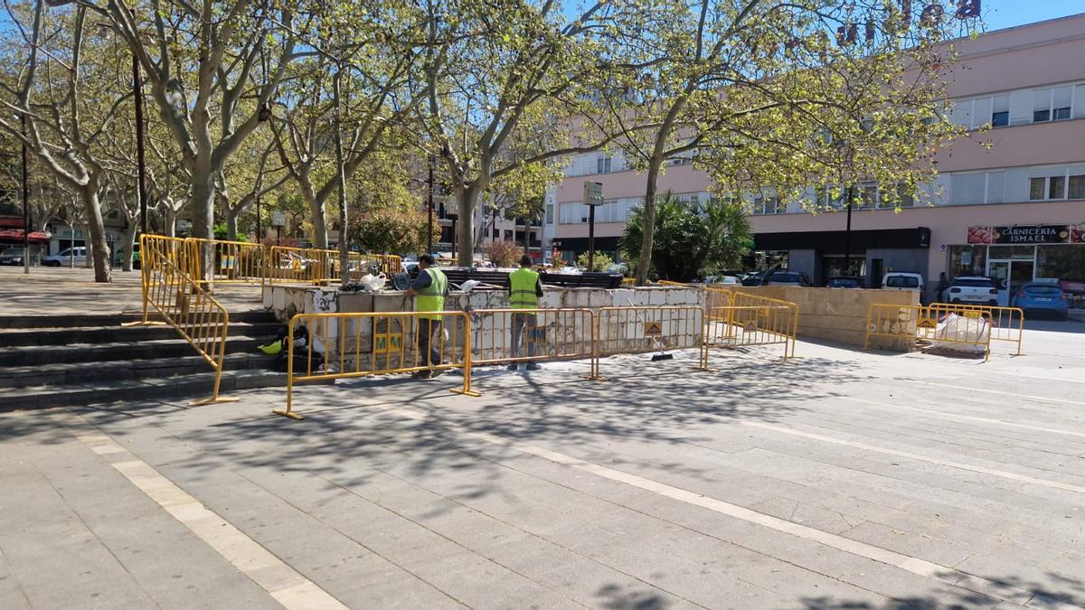 Primeros trabajos de mejora en la plaza Ramon Llull de Manacor.