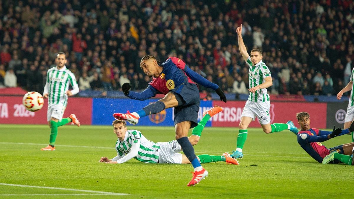 Raphinha firma el 3-0 del Barça tras una sensacional jugada individual de Lamine Yamal en Montjuïc.