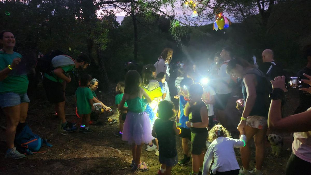 La caminada nocturna infantil la Cuca de Llum, un dels actes que engeguen la Festa Major de Sant Feliu de Guíxols.