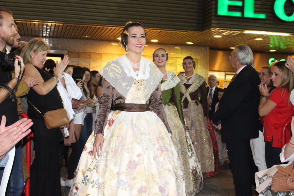 Estreno de las falleras mayores y cortes 2020 en Una Festa per a Tots