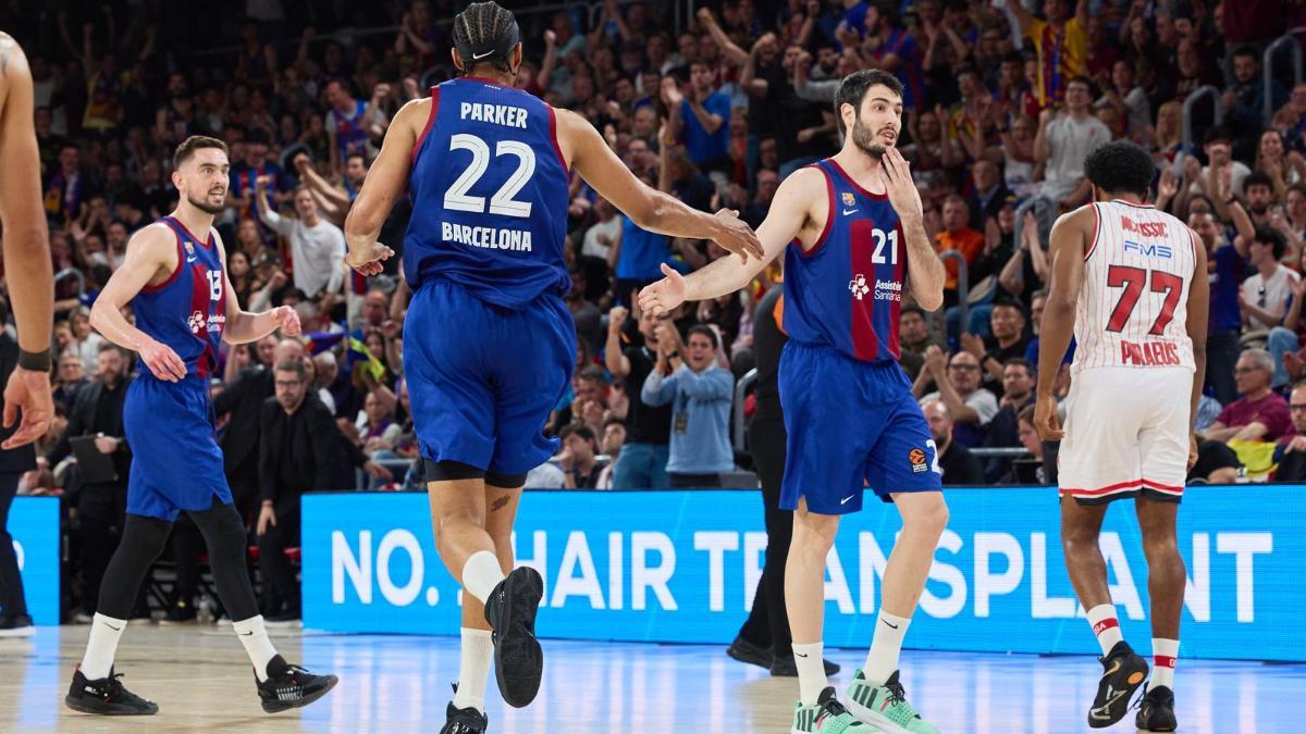 Parker y Abrines en el partido ante Olympiacos