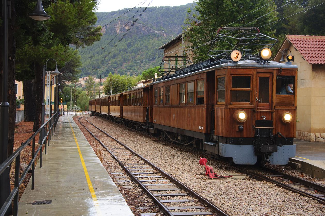 El Tren de Sóller en la estación de Bunyola