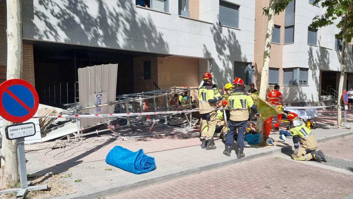 Tres operarios, heridos por el derrumbe de un andamio en Zamora.