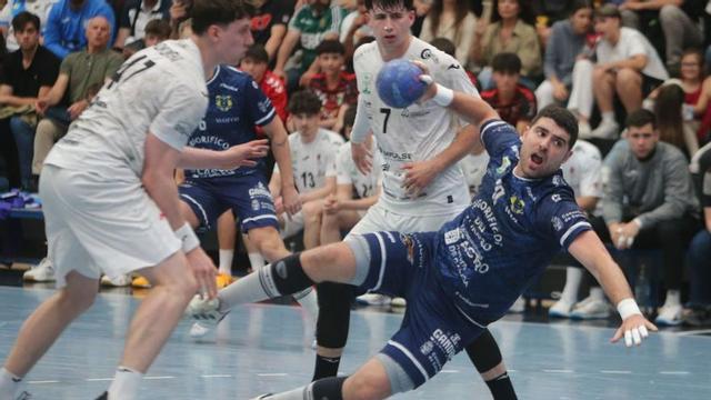 El capitán Juan Quintas es uno de los supervivientes de la plantilla de la pasada campaña.